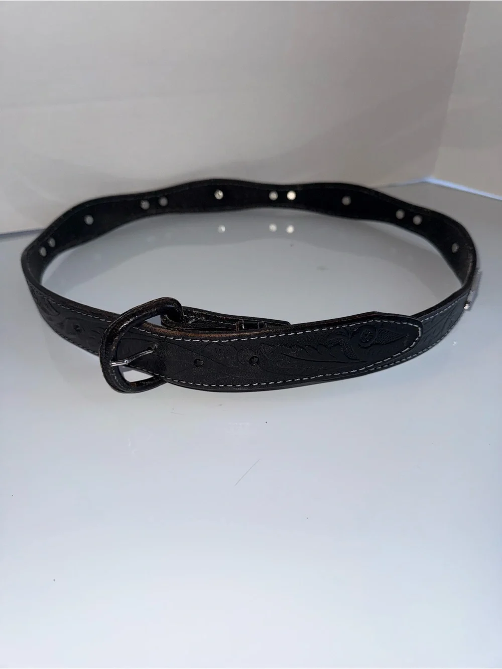 VINTAGE hand tooled leather western rodeo cowgirl belt with silver Concho 38